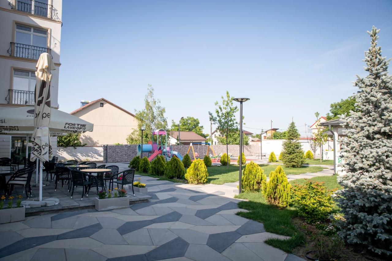 Unique Garden Hotel Braila Luaran gambar