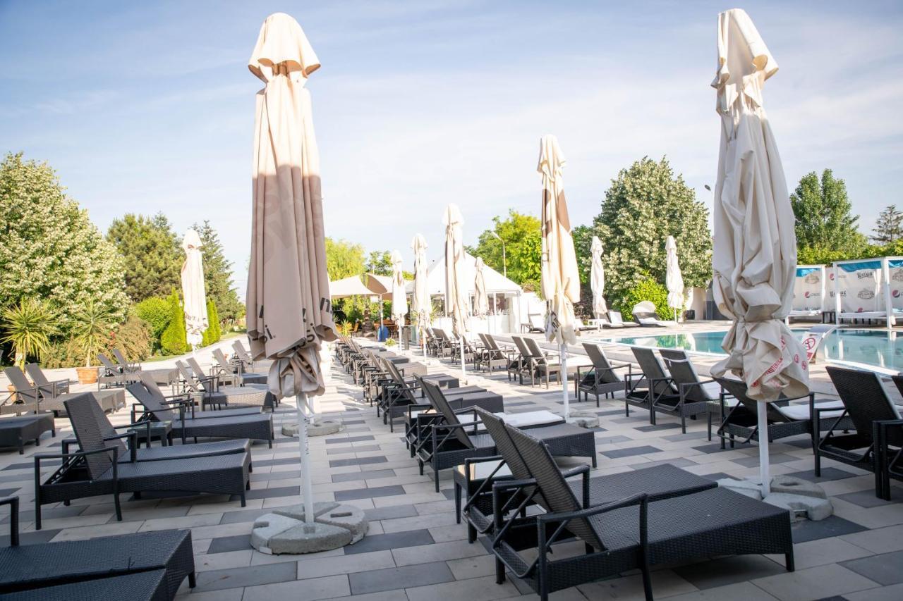Unique Garden Hotel Braila Luaran gambar