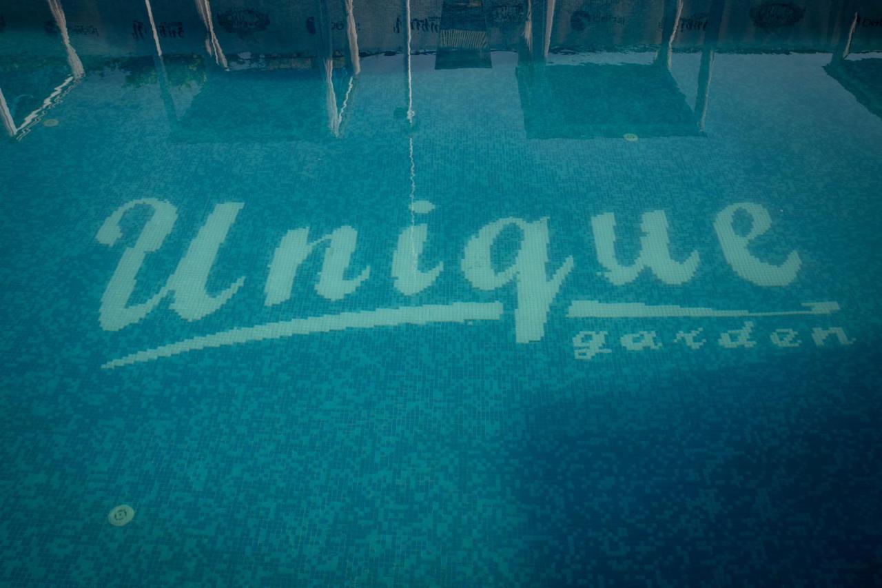 Unique Garden Hotel Braila Luaran gambar
