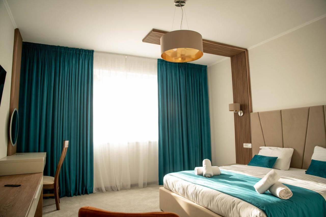 Unique Garden Hotel Braila Luaran gambar